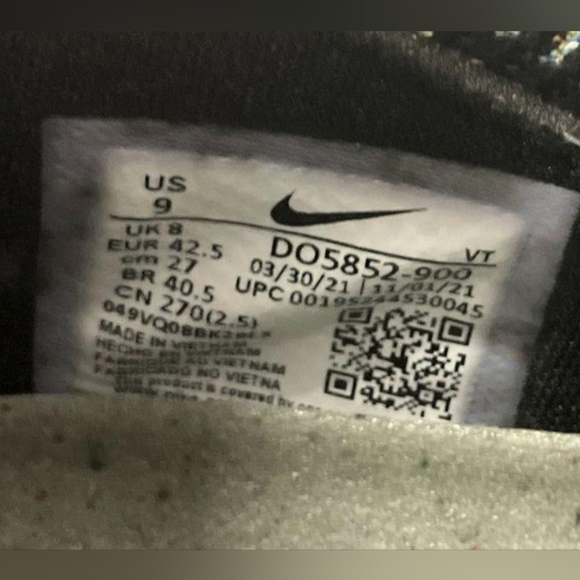 Nike Vapormax Flyknit Sneakers Size M9 W10.5 W/Box MSRP $220 - Picture 10 of 13